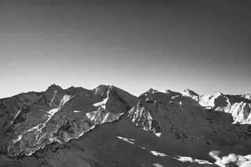 Fototapeta na wymiar snow covered mountains in hochgurgl
