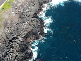 Vue de drone sur la mer et la côte