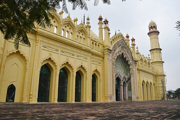 Fototapeta na wymiar Façade of Jama Masjid built by Nawab Mohammad Ali Shah Bahadur in1839. Itis one of the oldest historical landmarks in Lucknow, Uttar Pradesh.