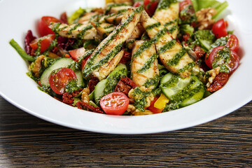Salad with noodles, chicken and vegetables