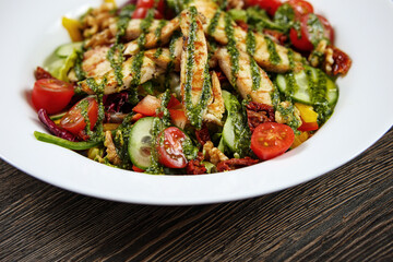 Salad with noodles, chicken and vegetables