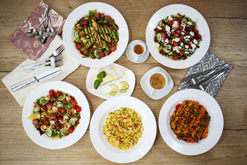 Salad with noodles, chicken and vegetables