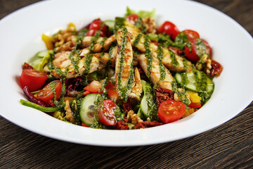 Salad with noodles, chicken and vegetables
