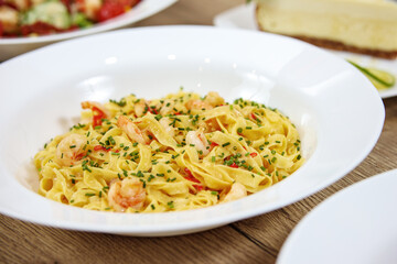 Salad with noodles, chicken and vegetables