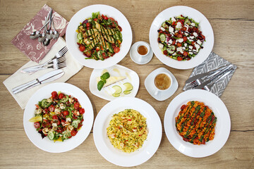 Salad with noodles, chicken and vegetables