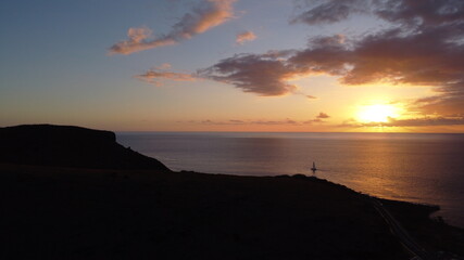 Coucher de soleil sur une ile tropicale