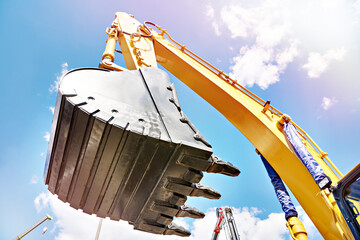 Excavator bucket hydraulics © Sergey Ryzhov