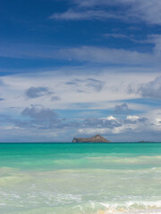 ハワイ、オアフ島、ベローズフィールドビーチパから眺めるラビットアイランド