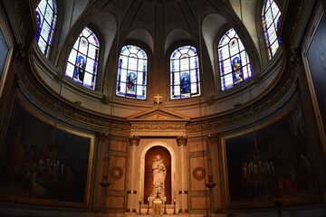 Fototapeta premium Intérieur de l'église Saint-Etienne-du-Mont à Paris, France