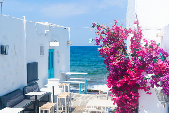 Naoussa white street