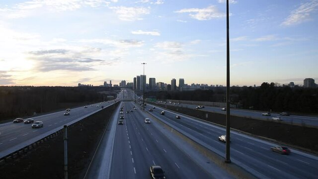 vehicles on Highway 401
