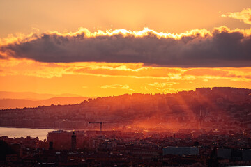 Fototapeta na wymiar beautiful sunset over the city of Nice south of France