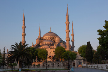 Fototapeta na wymiar Sultan Ahmed Mosque (Blue mosque) in Istanbul in the summer sunrise, Turkey