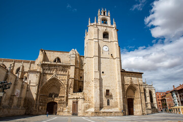 Fototapeta na wymiar Cathedral of San Antonio de Palencia, Spain