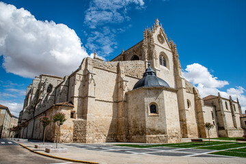 Fototapeta na wymiar Cathedral of San Antonio de Palencia, Spain