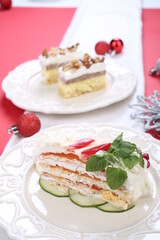 Salty cake of roasted peppers, cheese and ham