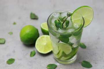 mojito cocktail with lime and mint