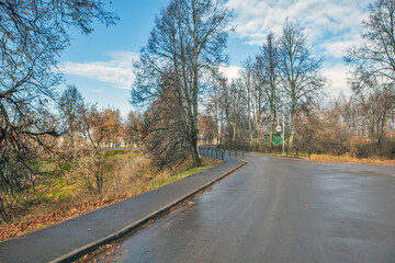 The road from the Makaryevo-Unzhensky monastery to the Romanov bridge. Makariev. Kostroma region. Russia