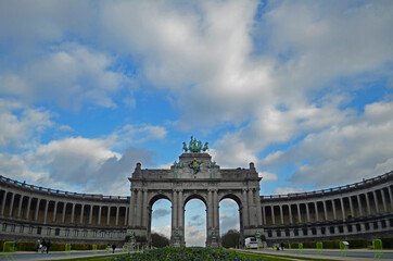 Brussels Gate in the Cinquantenaire Park with statues on top of the arch