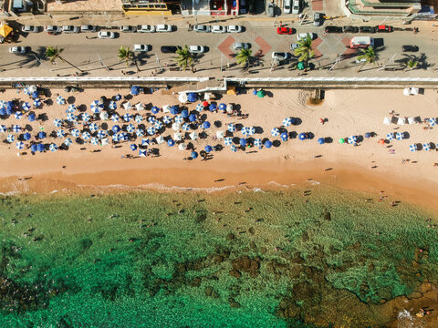 Vista aérea da praia da Barra em Salvador, Bahia, Brazil
