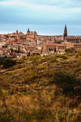 Fototapeta na wymiar City of Toledo seen from a mountain top viewpoint