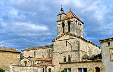Fototapeta na wymiar Cathédrale de Saint-Paul-Trois-Châteaux, Drôme, Auvergne-Rhône-Alpes, France 