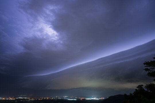 Massive derecho impacts Wisconsin town 