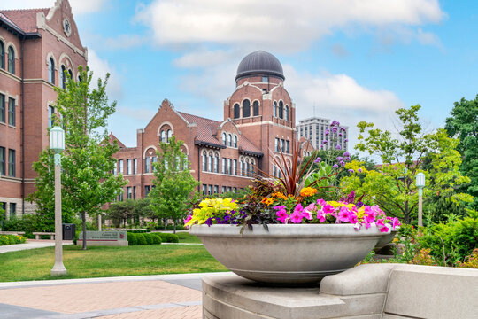 Cueno Hall At The Campus Of Loyola University Chicago