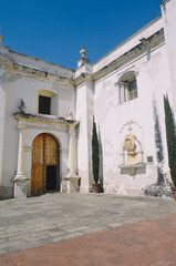 Fototapeta na wymiar Ruinas de una catedral del siglo XVI destruida por el terremoto de 1773, Antigua Guatemala