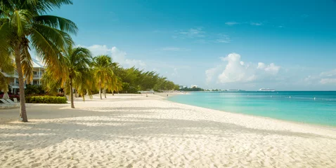 Foto auf Acrylglas Seven Mile Beach, Grand Cayman Seven Mile Beach auf Grand Cayman Island, Kaimaninseln