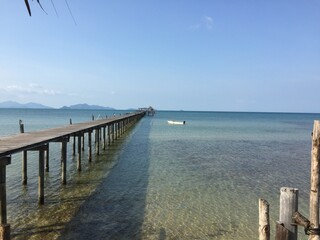 Fototapeta premium pier on the beach