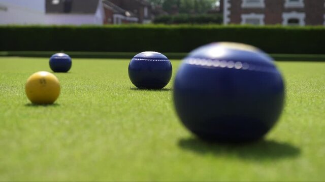 A bowl's game being played in the summer time.
