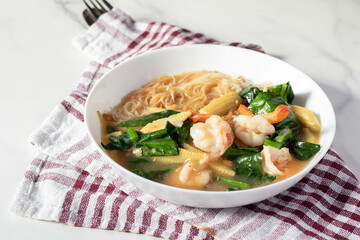 Rad Na Prawn Vermicelli with Thai Vegetables