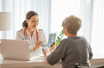 Fototapeta premium patient listening to a doctor