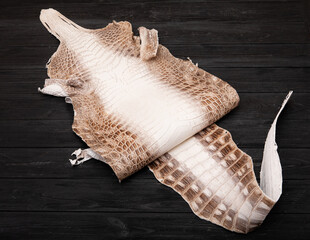 Himalayan beige white premium alligator natural leather - material for handbags and shoes	
