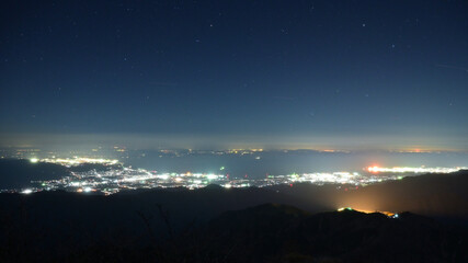 Fototapeta na wymiar 日本百名山の一つで西日本最高峰の百名山石鎚山、冬景色