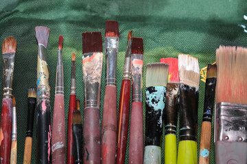 Naklejka premium brushes in a box