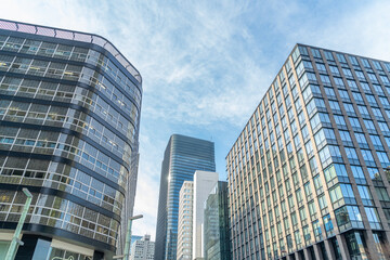 Fototapeta na wymiar 東京都中央区日本橋　高層ビルと青い空