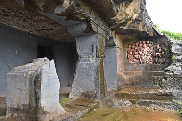 carving at lonad caves , maharashtra, india 
