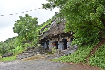 Fototapeta na wymiar Lonad Caves, Bhiwandi, Thane, maharashtra 