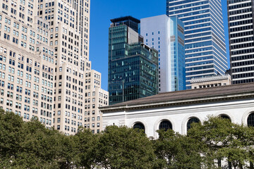Naklejka premium Skyline around Bryant Park in Midtown Manhattan in New York City during the Summer
