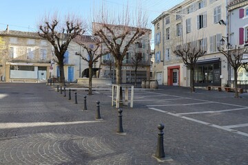 La place du marché, ville de Saint Paul Trois Chateaux, département de la Drome, France