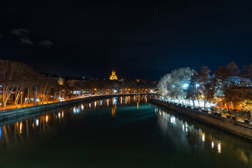 Fototapeta premium Night Tbilisi. Bridge over the river