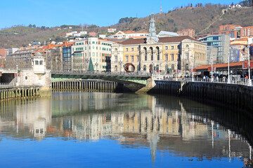 Fototapeta premium bilbao bilbo ria ayuntamiento puente país vasco 4M0A0313-as22