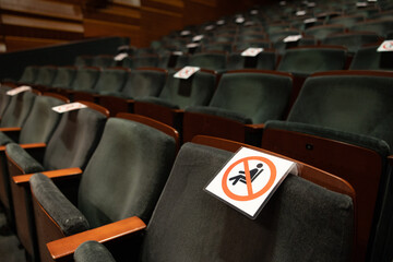 Approved seats in the theatre: Corona approved