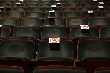 Approved seats in the theatre: Corona approved