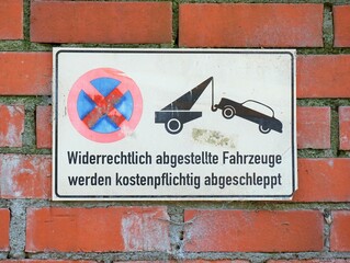 Abschlepphinweis / Towing Advise