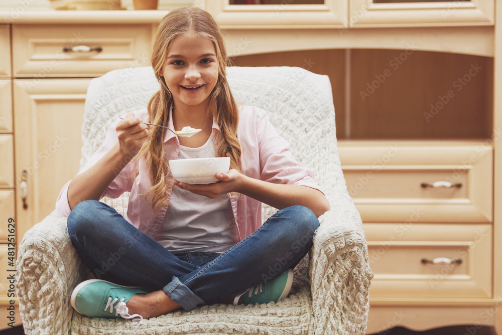 Canvas Prints Beautiful teenage girl