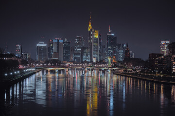 Obraz na płótnie Canvas Frankfurter Skyline bei Nacht