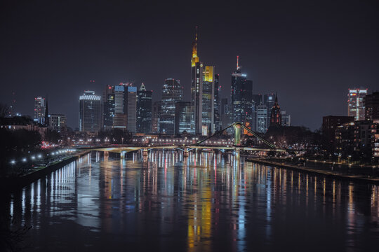 Frankfurter Skyline bei Nacht © S. Wagrichs
